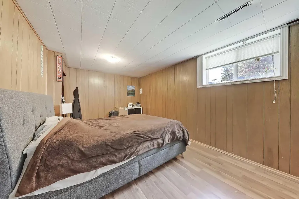 4315 Charleswood Drive NW Calgary AB T2L 2E3