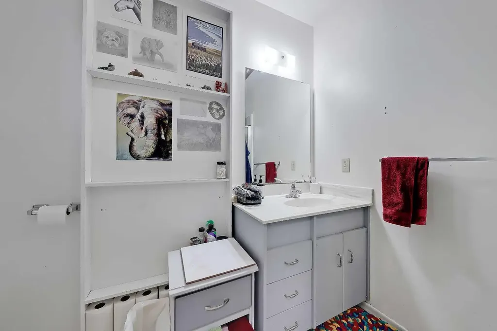 4315 Charleswood Drive NW Calgary AB T2L 2E3