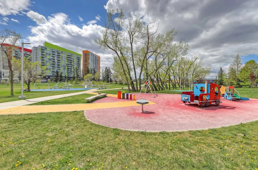 4315 Charleswood Drive NW Calgary AB T2L 2E3