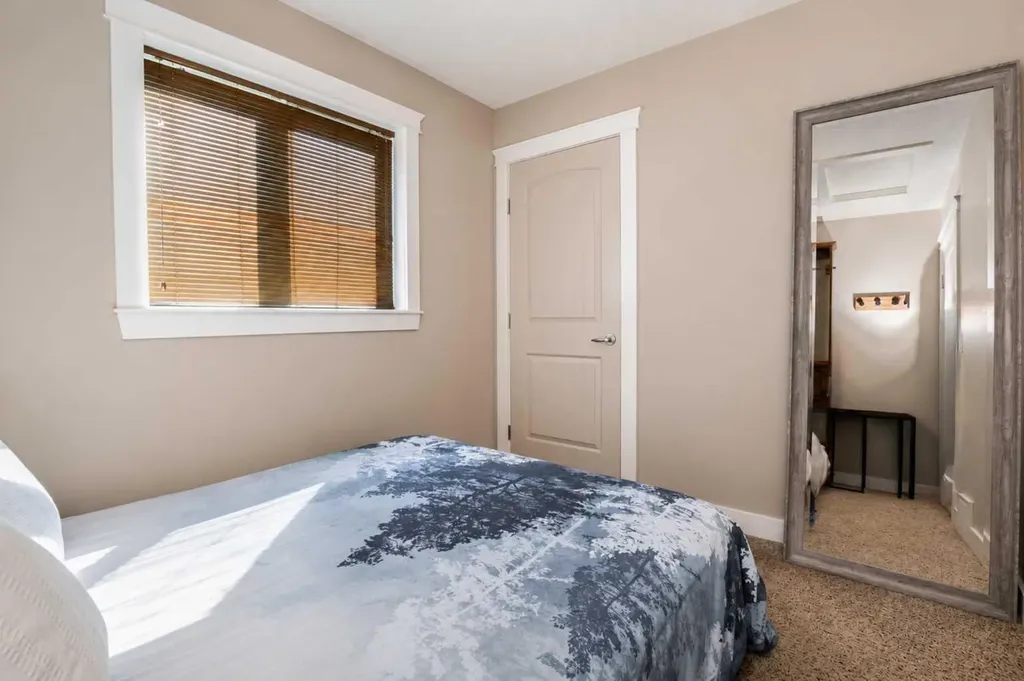 11293 76 Avenue Grande Prairie AB T8W 0G3