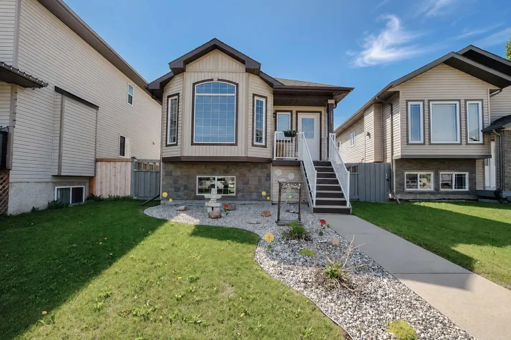 11293 76 Avenue Grande Prairie AB T8W 0G3