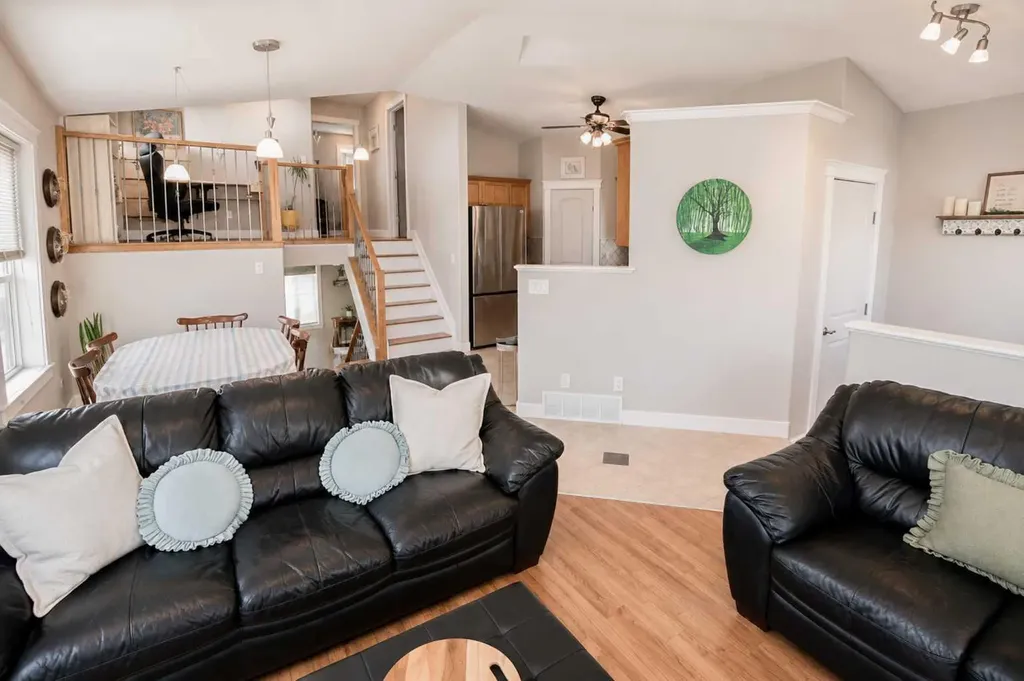11293 76 Avenue Grande Prairie AB T8W 0G3