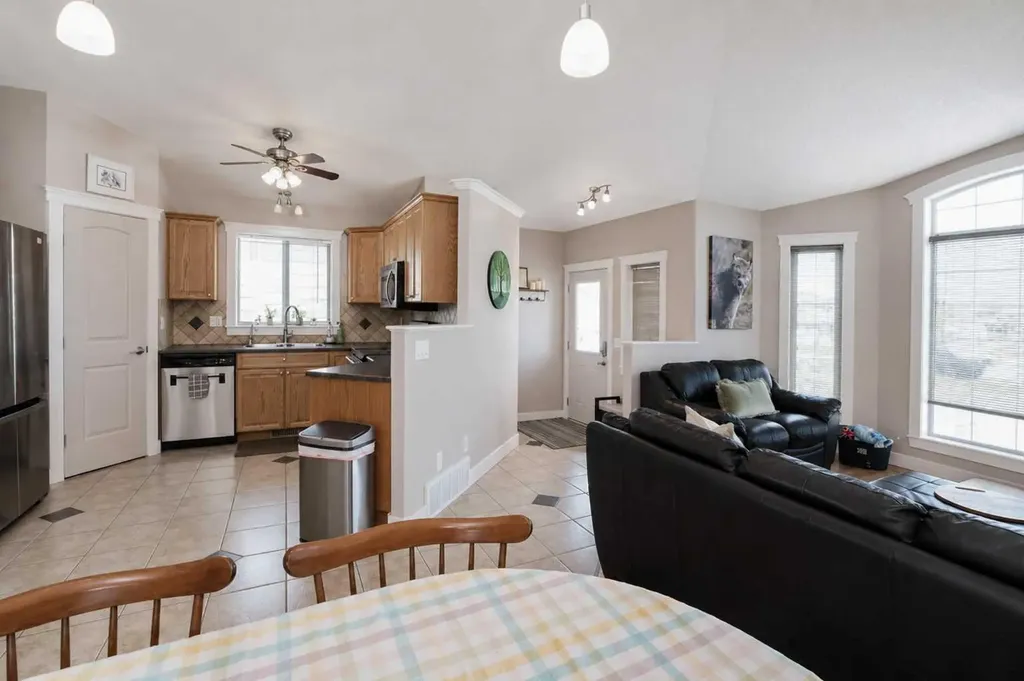 11293 76 Avenue Grande Prairie AB T8W 0G3