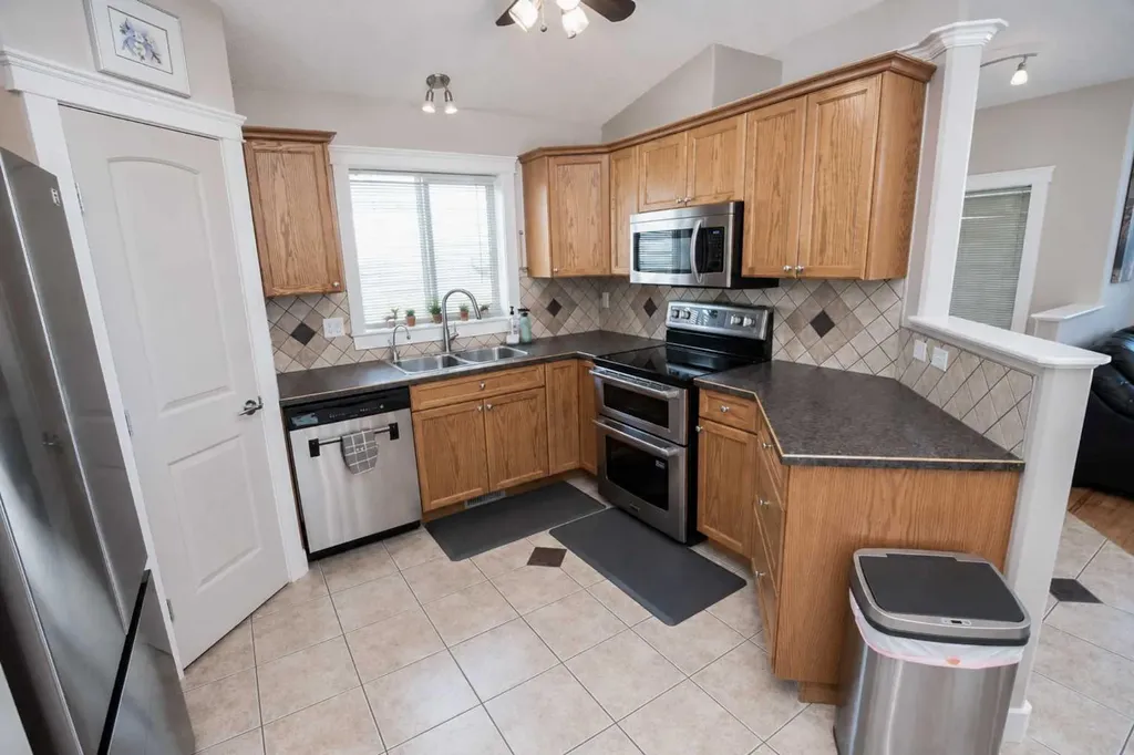 11293 76 Avenue Grande Prairie AB T8W 0G3