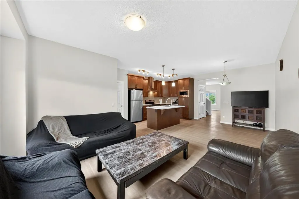 15 Savanna Parade Calgary AB T3J 0V7