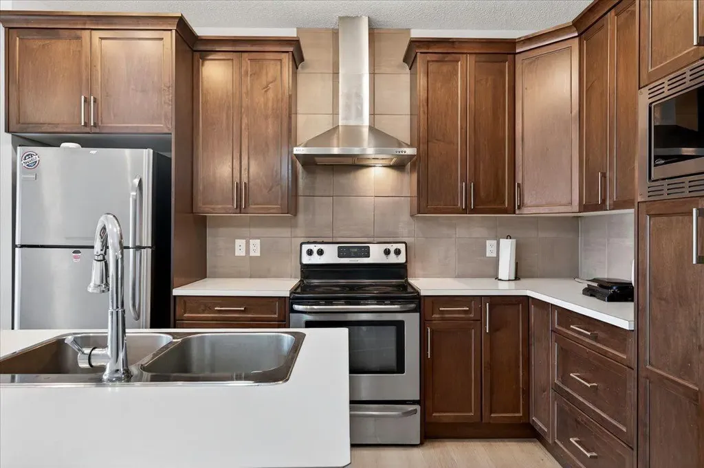 15 Savanna Parade Calgary AB T3J 0V7