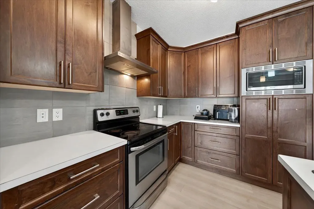15 Savanna Parade Calgary AB T3J 0V7