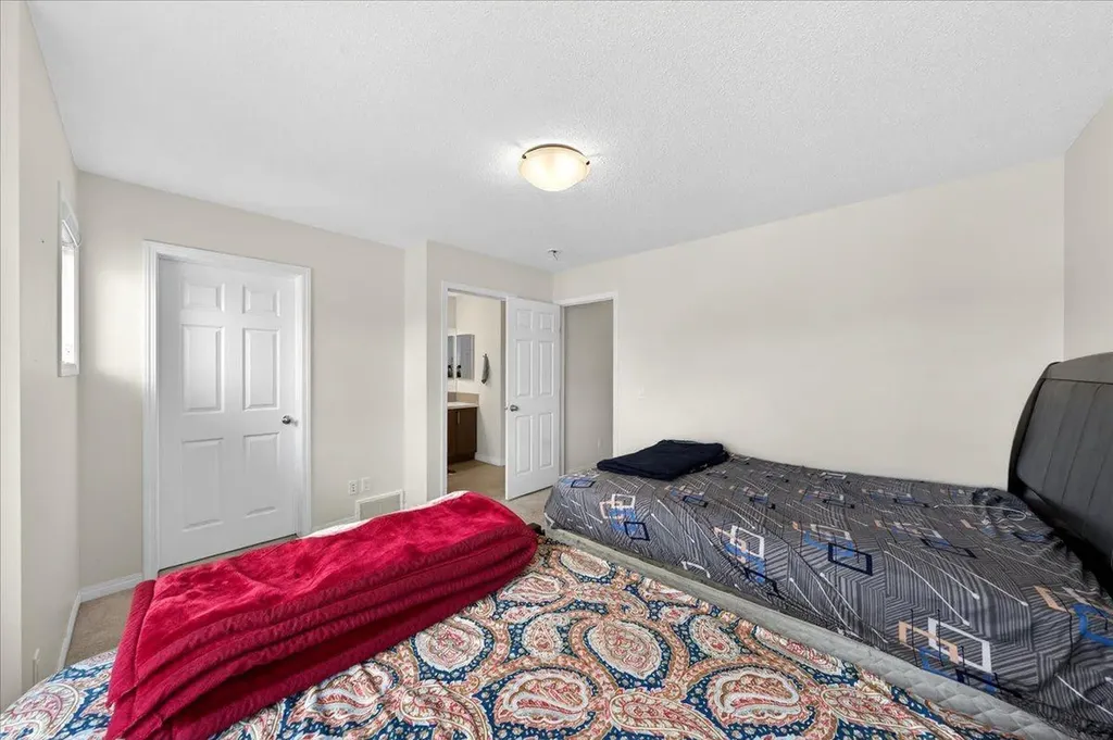 15 Savanna Parade Calgary AB T3J 0V7