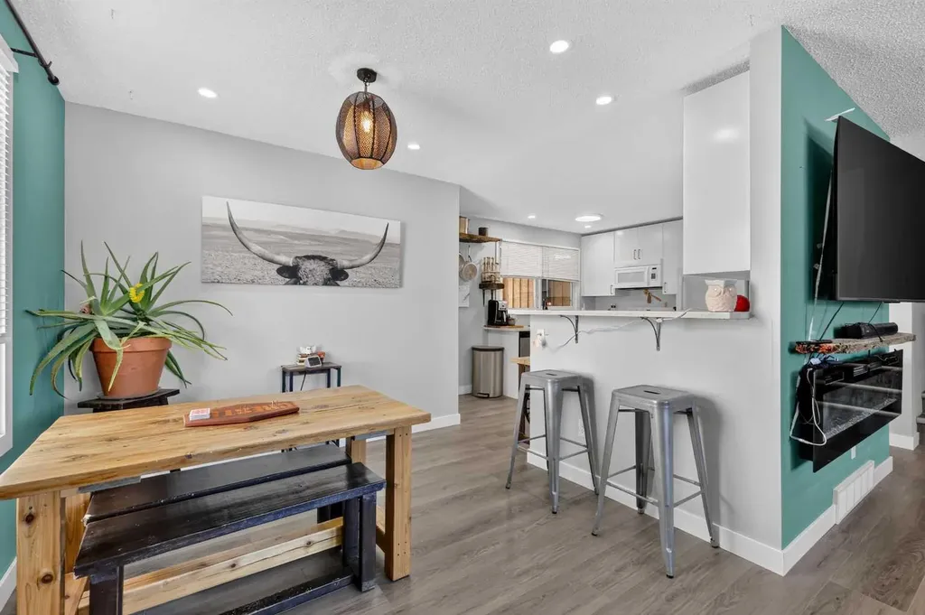 24 Penworth Crescent SE Calgary AB T2A 4C7