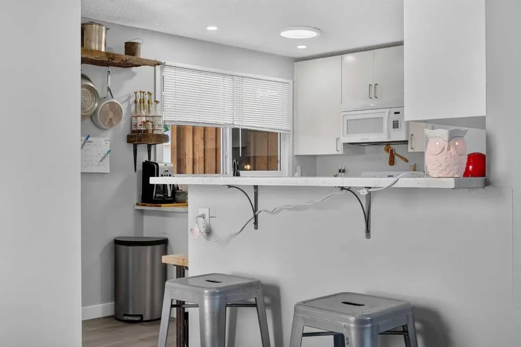 24 Penworth Crescent SE Calgary AB T2A 4C7