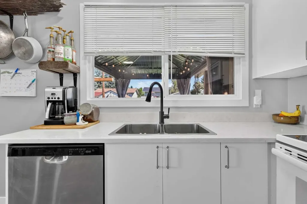 24 Penworth Crescent SE Calgary AB T2A 4C7
