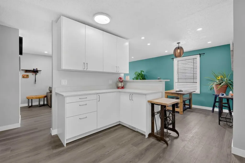 24 Penworth Crescent SE Calgary AB T2A 4C7