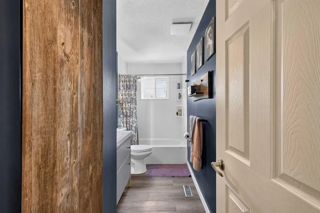 24 Penworth Crescent SE Calgary AB T2A 4C7