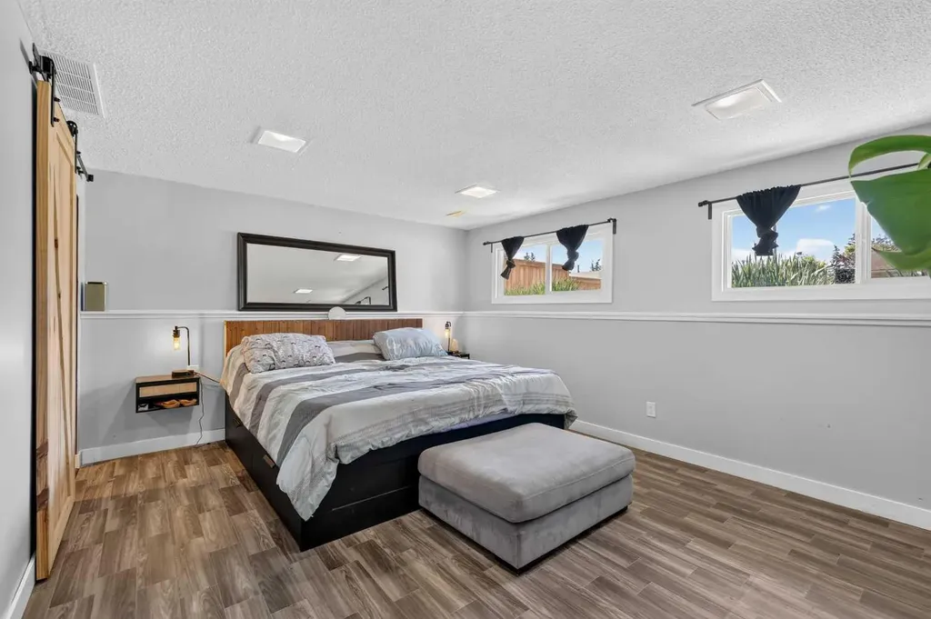 24 Penworth Crescent SE Calgary AB T2A 4C7