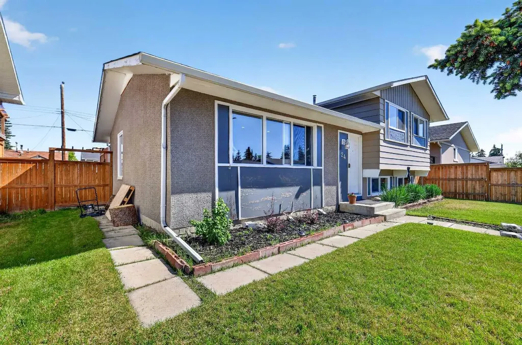 24 Penworth Crescent SE Calgary AB T2A 4C7