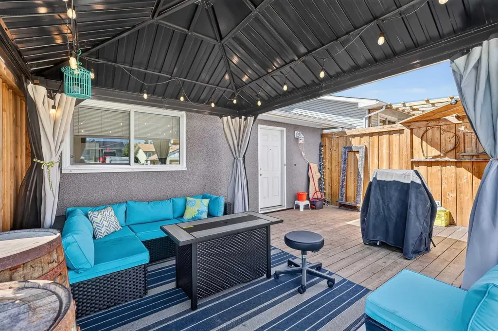 24 Penworth Crescent SE Calgary AB T2A 4C7