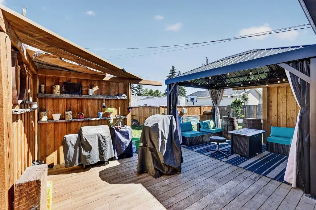 24 Penworth Crescent SE Calgary AB T2A 4C7