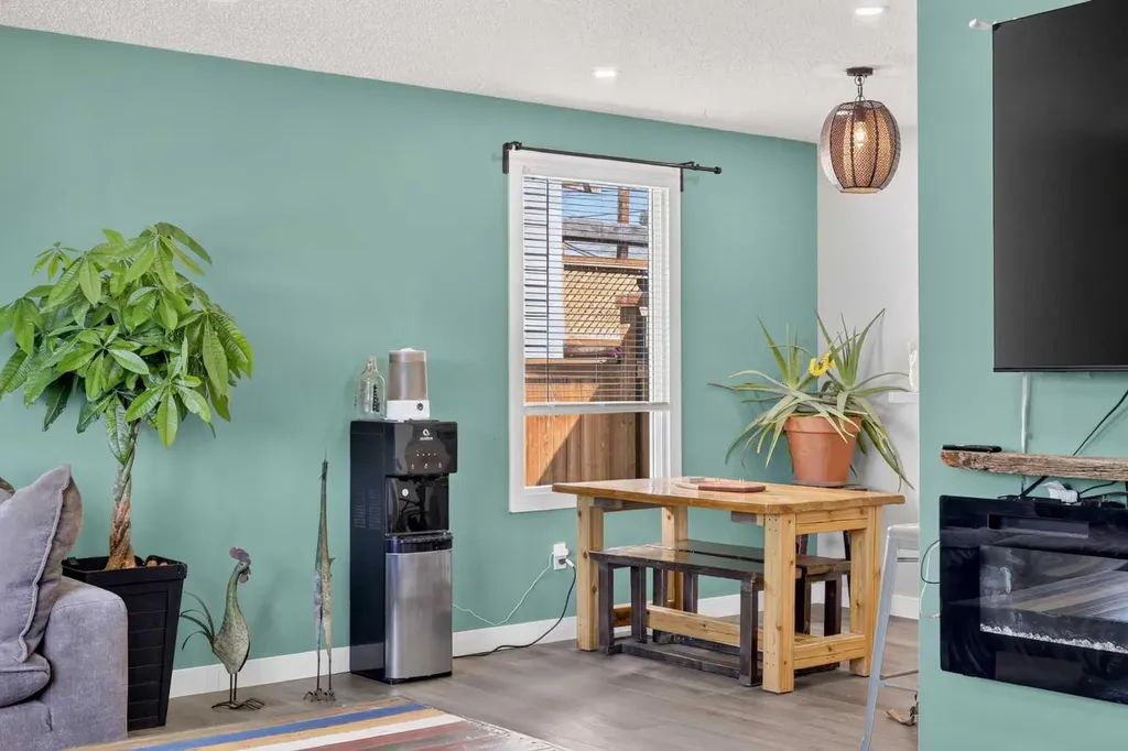 24 Penworth Crescent SE Calgary AB T2A 4C7