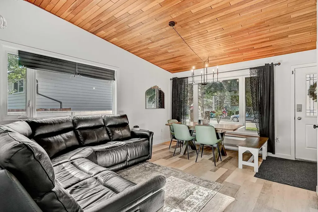 9426 64 Avenue Grande Prairie AB T8W1B5