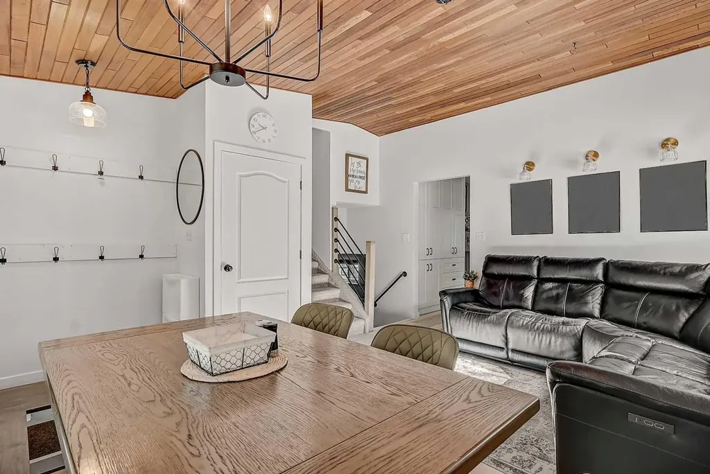 9426 64 Avenue Grande Prairie AB T8W1B5