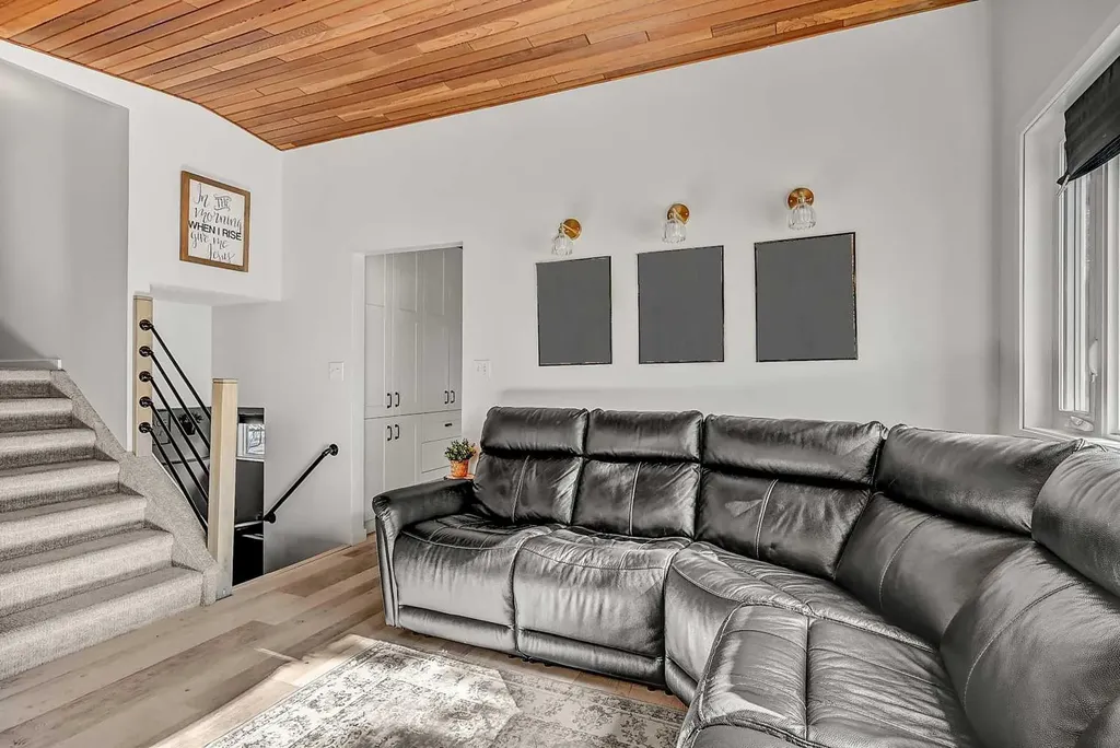 9426 64 Avenue Grande Prairie AB T8W1B5
