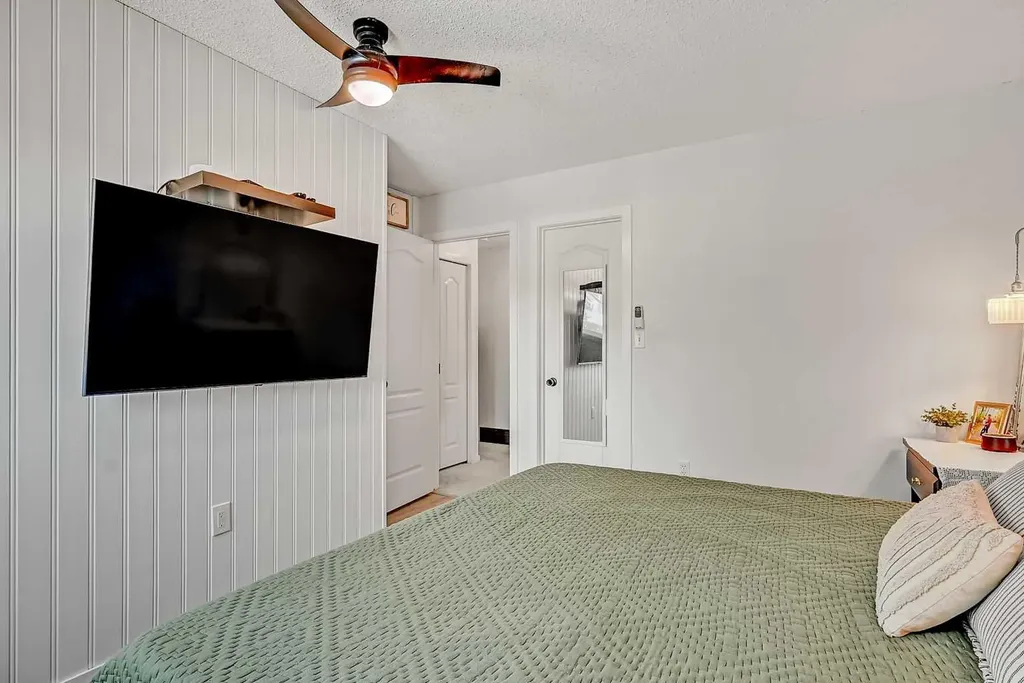 9426 64 Avenue Grande Prairie AB T8W1B5