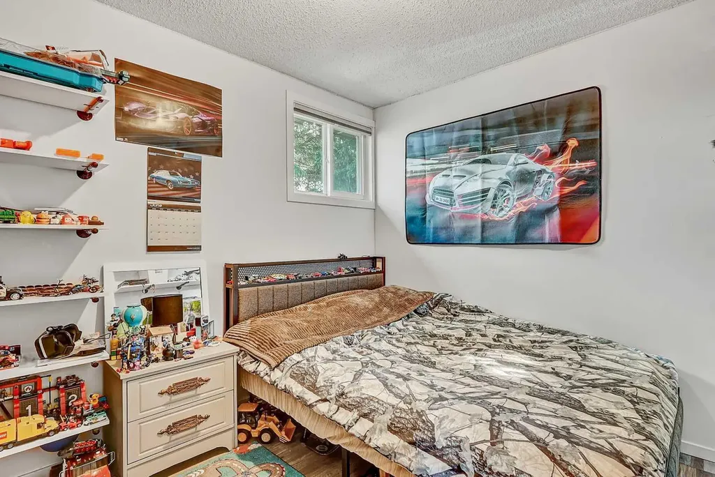 9426 64 Avenue Grande Prairie AB T8W1B5
