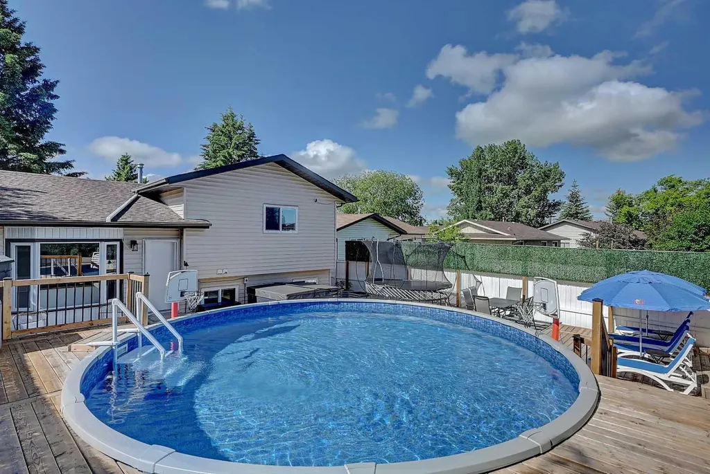 9426 64 Avenue Grande Prairie AB T8W1B5