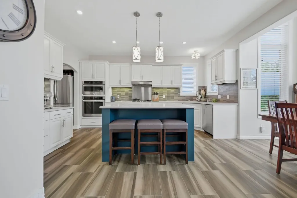 16 Coopers Heights SW Airdrie AB T4B2S1