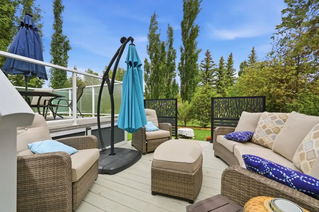 16 Coopers Heights SW Airdrie AB T4B2S1