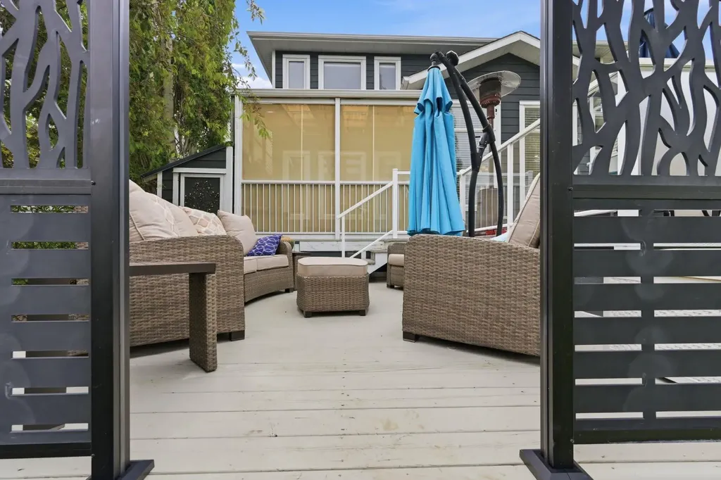 16 Coopers Heights SW Airdrie AB T4B2S1