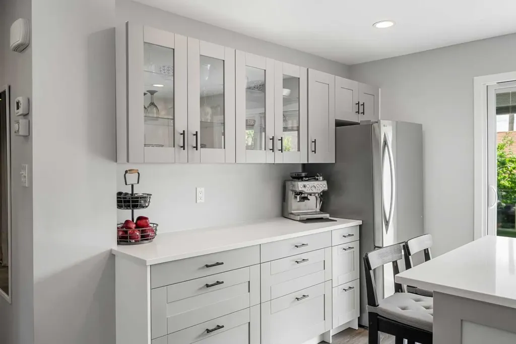 229 84 Avenue SE Calgary AB T2H 1N5