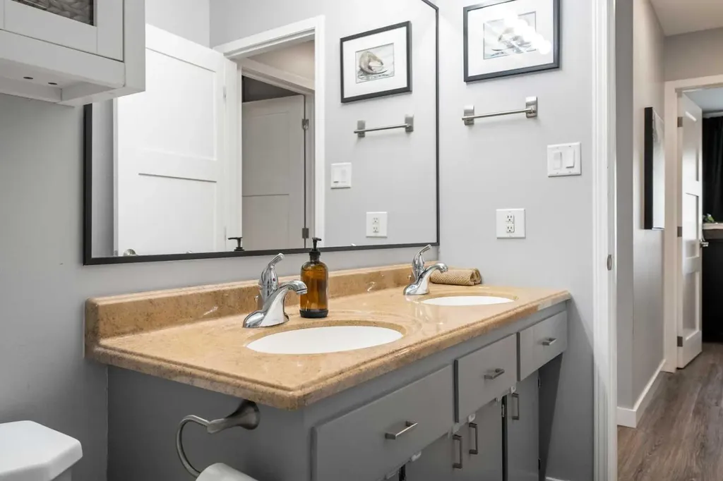 229 84 Avenue SE Calgary AB T2H 1N5