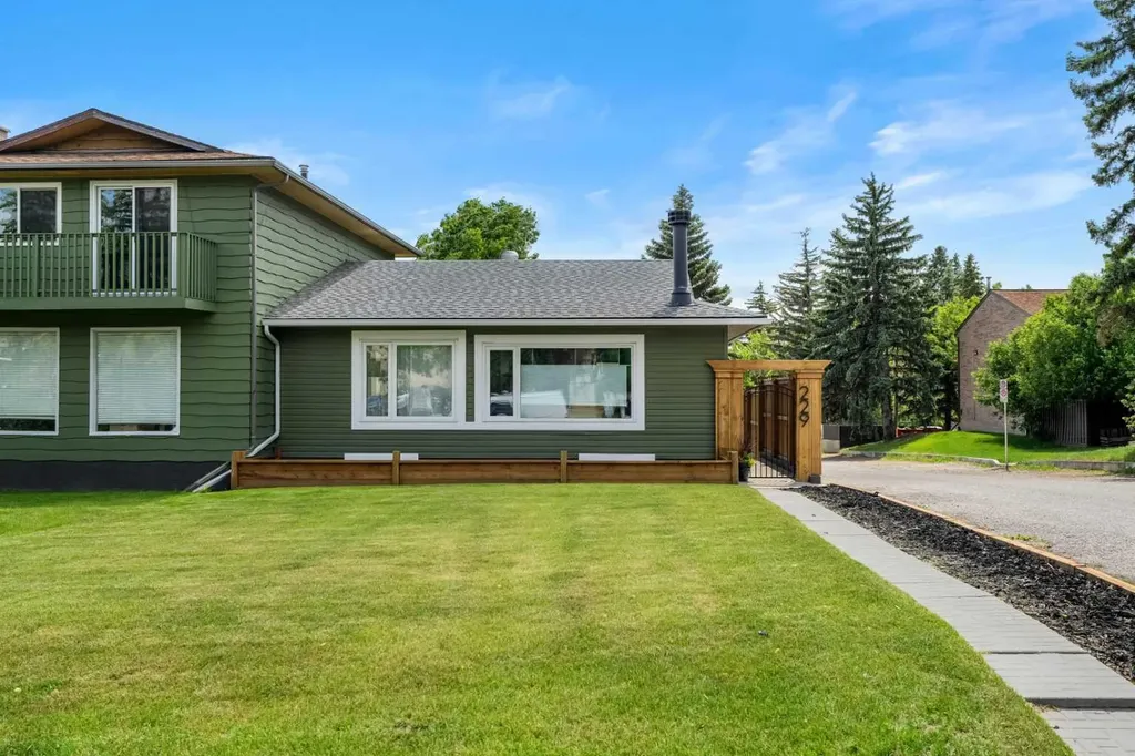 229 84 Avenue SE Calgary AB T2H 1N5
