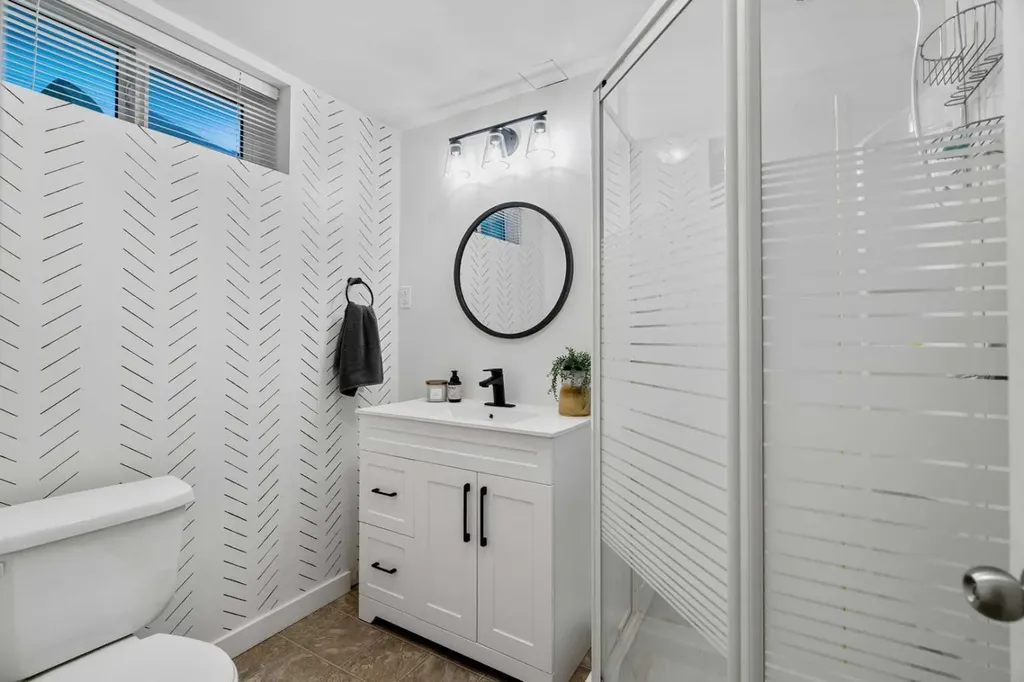 229 84 Avenue SE Calgary AB T2H 1N5