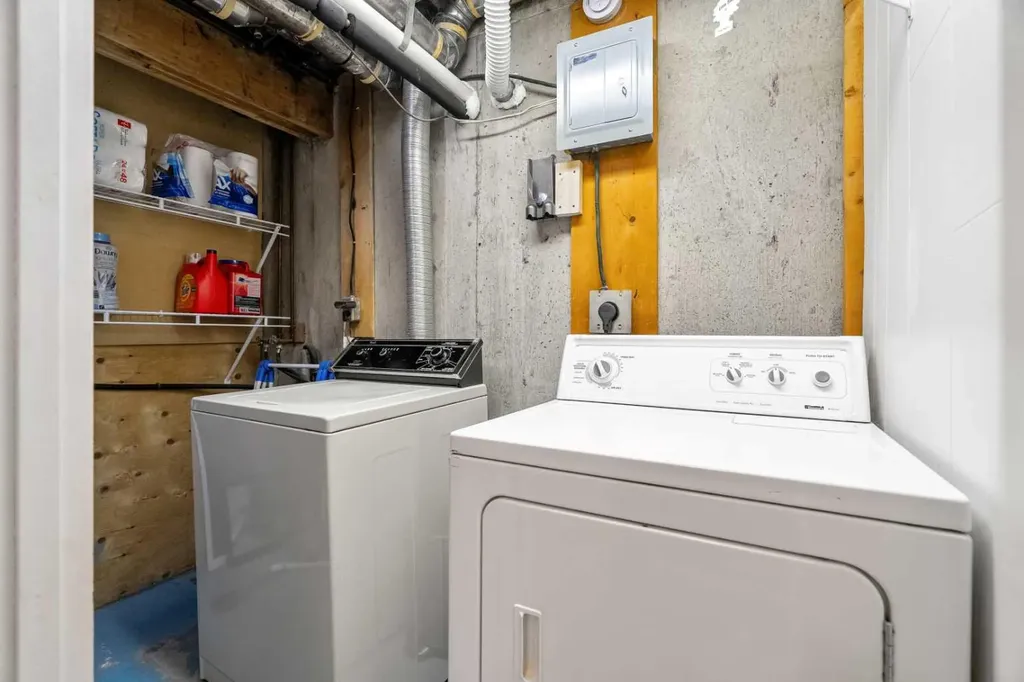 229 84 Avenue SE Calgary AB T2H 1N5