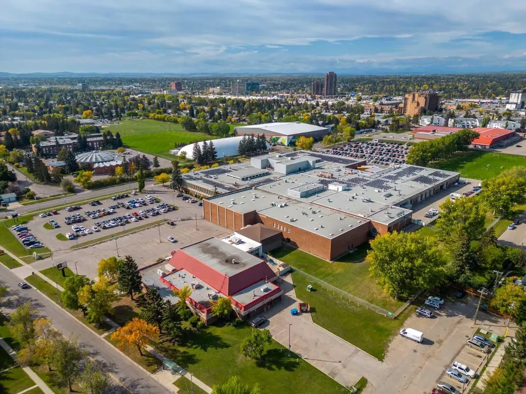 229 84 Avenue SE Calgary AB T2H 1N5