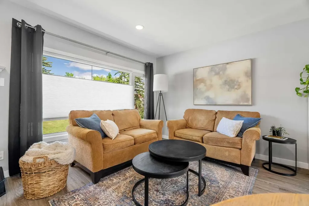 229 84 Avenue SE Calgary AB T2H 1N5