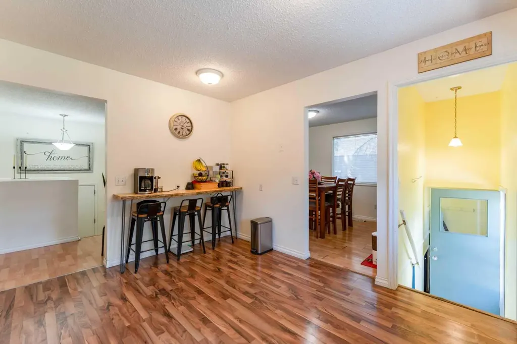 9611 24 Street SW Calgary AB T2V 4L2