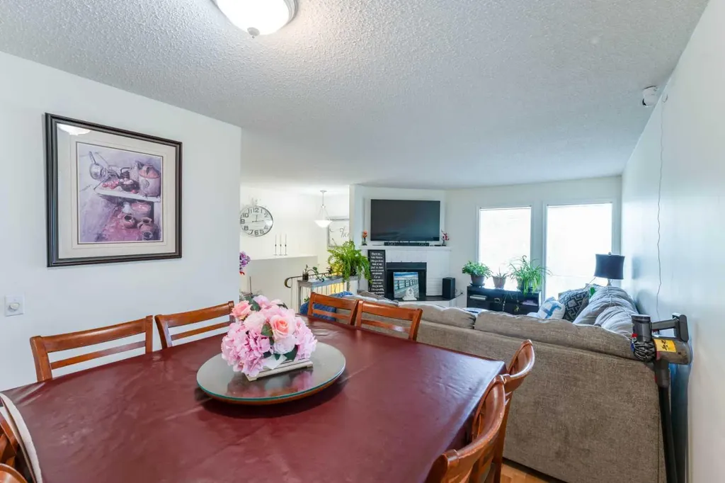 9611 24 Street SW Calgary AB T2V 4L2