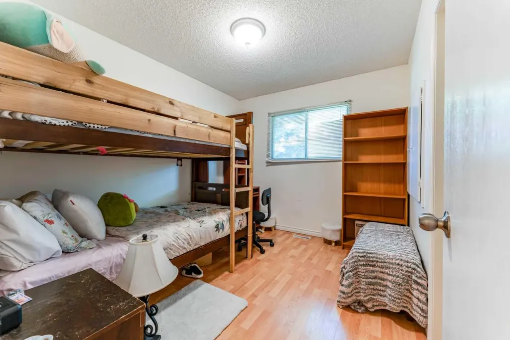 9611 24 Street SW Calgary AB T2V 4L2