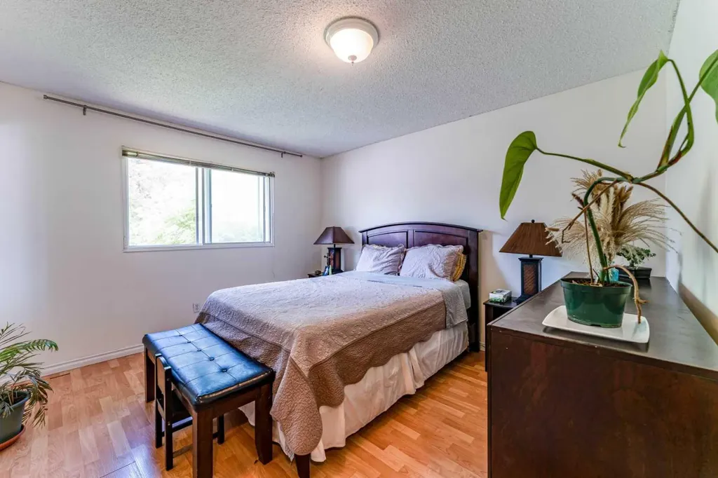 9611 24 Street SW Calgary AB T2V 4L2