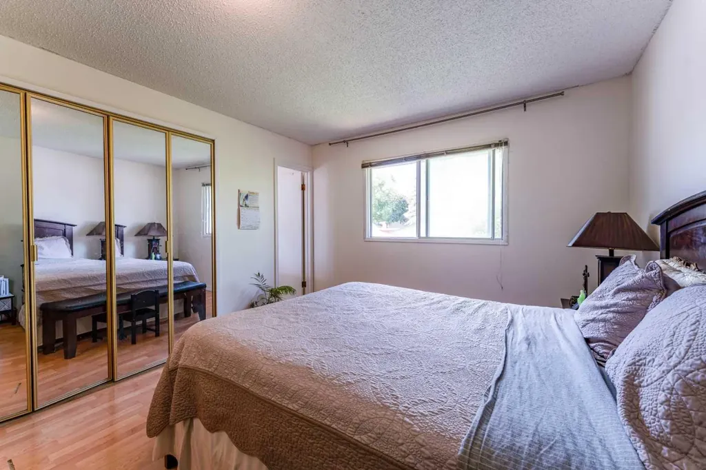 9611 24 Street SW Calgary AB T2V 4L2