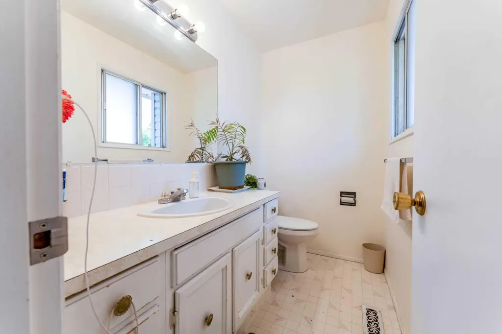 9611 24 Street SW Calgary AB T2V 4L2