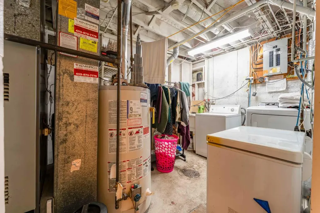9611 24 Street SW Calgary AB T2V 4L2