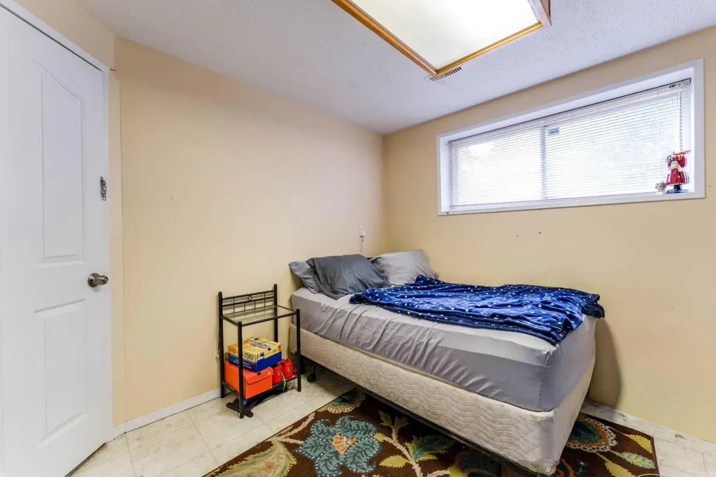 9611 24 Street SW Calgary AB T2V 4L2