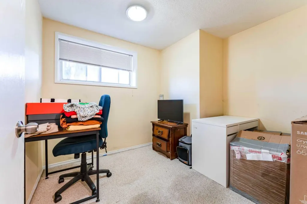 9611 24 Street SW Calgary AB T2V 4L2