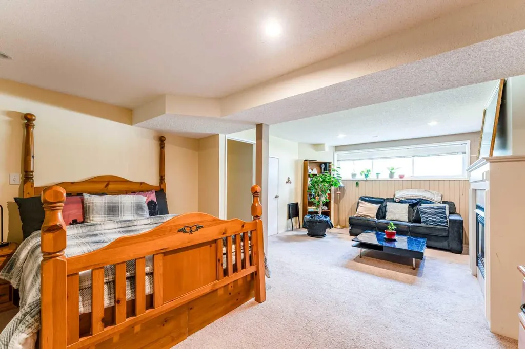 9611 24 Street SW Calgary AB T2V 4L2