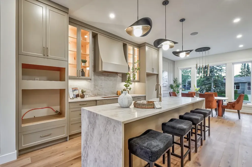 3535 2 Avenue SW Calgary AB T3C 0A2