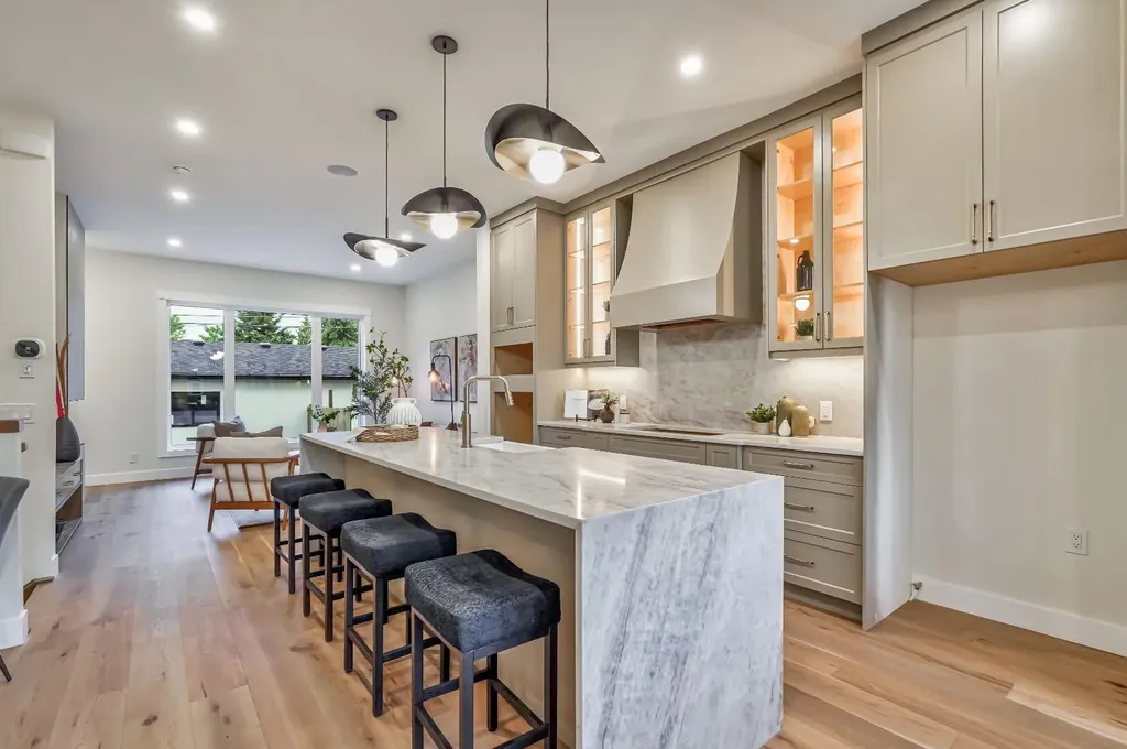 3535 2 Avenue SW Calgary AB T3C 0A2